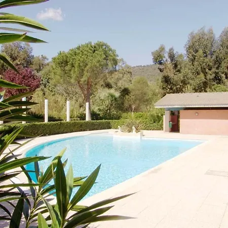 2 Pieces Avec Terrasse, Jardin, Piscine Et Parking, Proche - - Fr-1-251-517 Apartment Le Lavandou