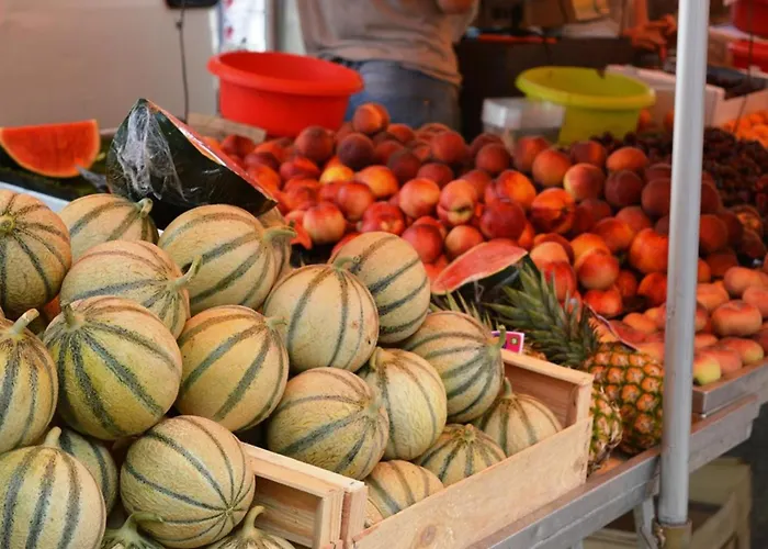 Apartamento 2 Pieces Avec Terrasse, Jardin, Piscine Et Parking, Proche - - Fr-1-251-517 *